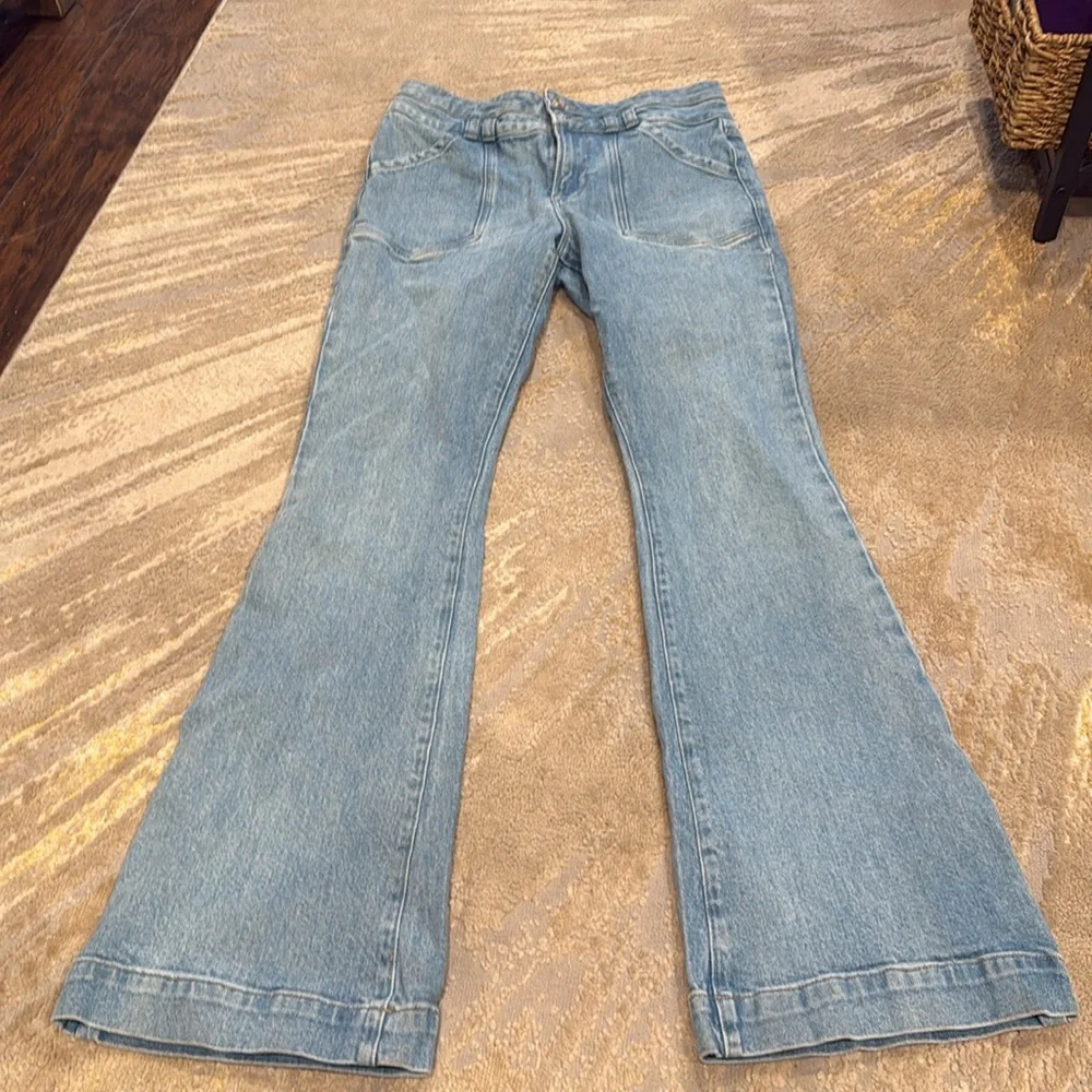 Frame Double Button Pocket Mid Rise Flare Jean Size 29 Caye Wash Retro EUC - Picture 2 of 12